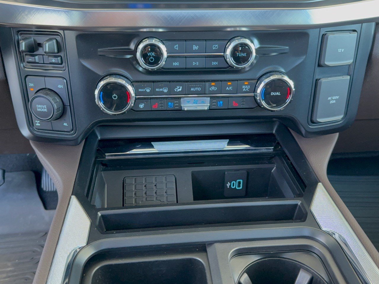 Certified 2024 Ford F350 King Ranch w/ Chrome Package AWD/4WD image 22