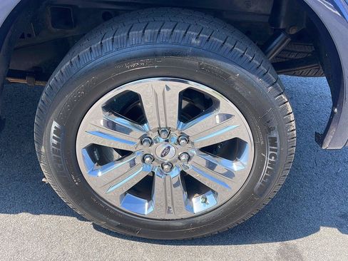 Used 2018 Ford F150 Lariat w/ Equipment Group 502A Luxury RWD image 12