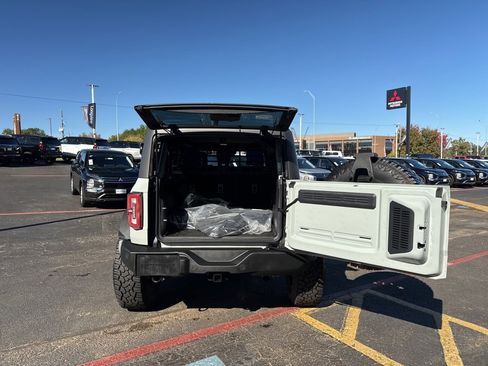 Used 2022 Ford Bronco Wildtrak image 8