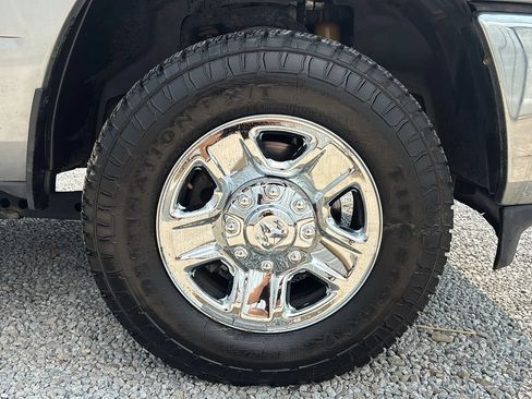 Used 2024 RAM 2500 Tradesman w/ Chrome Appearance Group AWD/4WD image 9