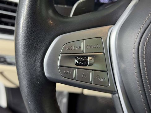 Used 2022 BMW X7 xDrive40i w/ Cold Weather Package image 22