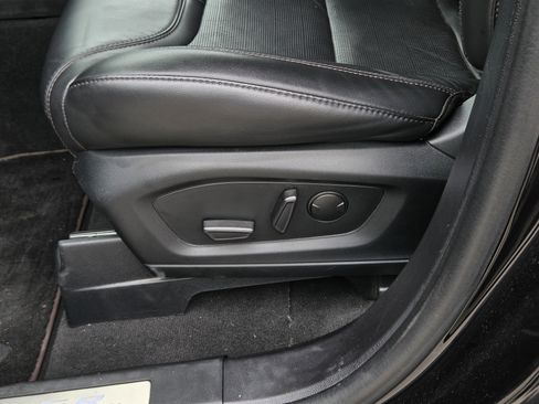 Used 2022 Ford Explorer Platinum w/ Technology Package RWD image 29