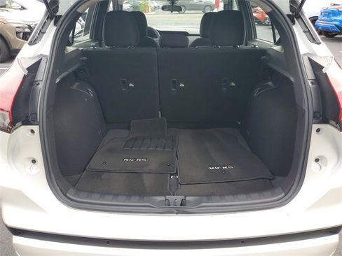 Certified 2024 Nissan Kicks SR image 6