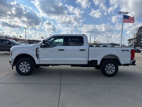 Used 2024 Ford F250 XLT image 3