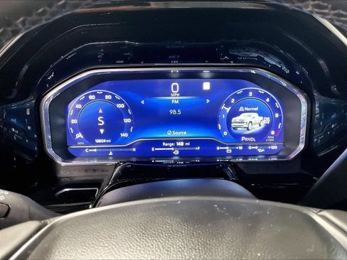 Used 2023 Chevrolet Silverado 1500 LT AWD/4WD image 24