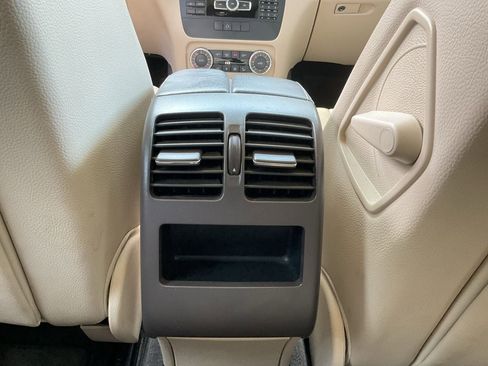 Used 2014 Mercedes-Benz GLK 250 BlueTEC 4MATIC image 9