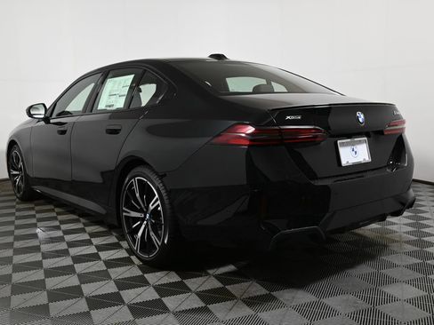 New 2026 BMW 530i xDrive w/ M Sport Package AWD/4WD image 5
