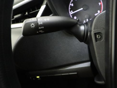 Used 2025 Toyota Corolla LE FWD image 22