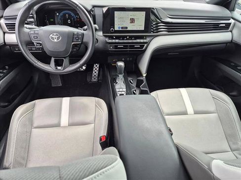 Used 2025 Toyota Camry SE w/ Convenience Package FWD image 16