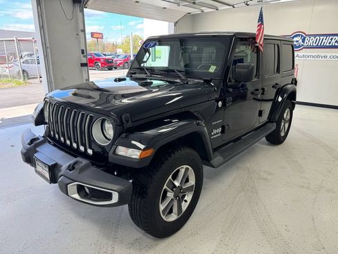 Used 2019 Jeep Wrangler Unlimited Sahara w/ Safety Group AWD/4WD image 2