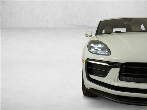 New 2026 Porsche Macan image 23