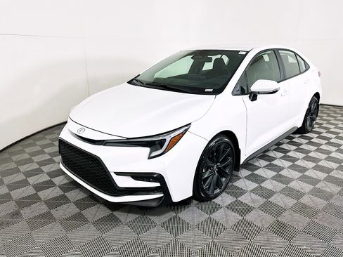 Used 2026 Toyota Corolla SE FWD image 7