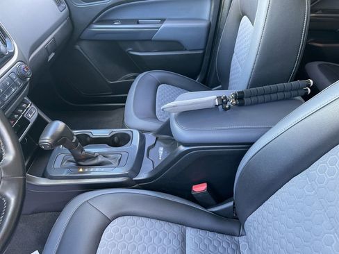 Used 2020 Chevrolet Colorado Z71 image 36