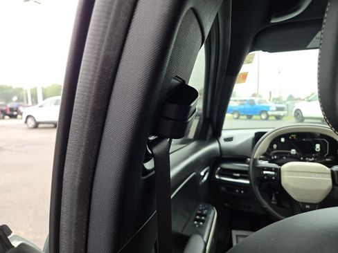 Used 2025 Kia K4 GT-Line w/ GT-Line Sunroof Package FWD image 32