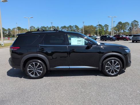 New 2026 Nissan Pathfinder Platinum AWD/4WD image 4
