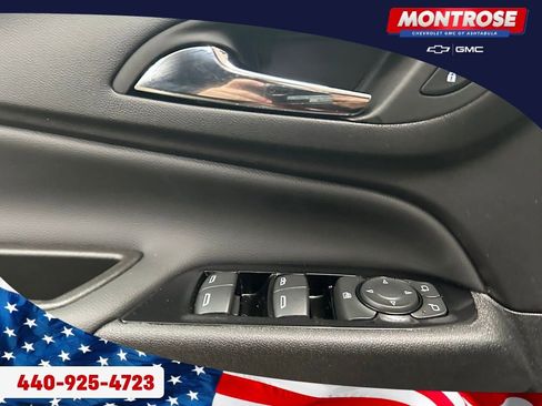 Used 2024 Chevrolet Equinox Premier image 10