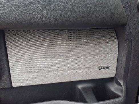 Used 2014 Ford F150 Platinum image 29