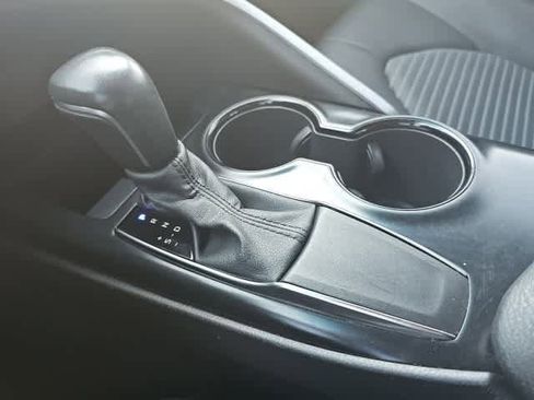 Used 2020 Toyota Camry SE image 17