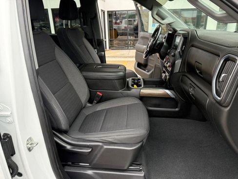 Used 2021 Chevrolet Silverado 1500 LT Trail Boss w/ Bed Protection Package AWD/4WD image 17