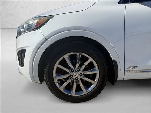 Used 2017 Kia Sorento SX image 24