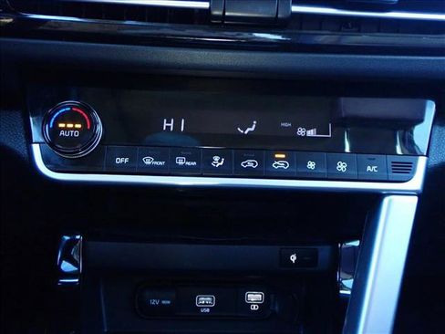 Used 2022 Kia Seltos SX w/ Sunroof Package image 19