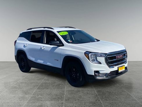 Used 2024 GMC Terrain AT4 image 7