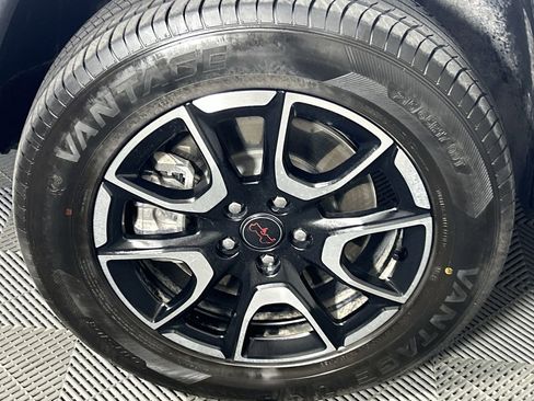 Used 2025 Jeep Compass Trailhawk image 9