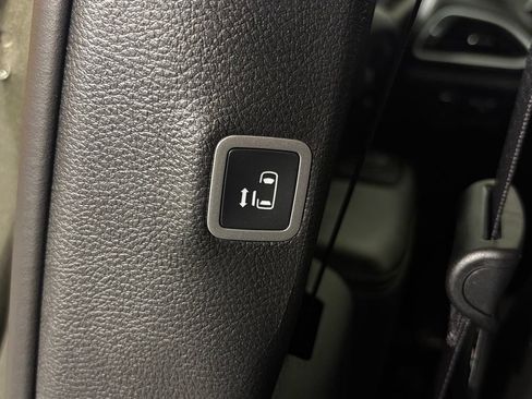 New 2027 Chrysler Pacifica Select FWD image 35