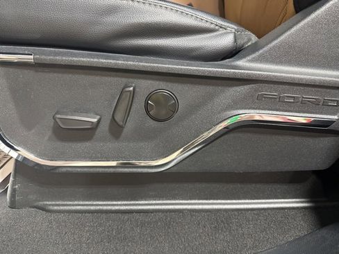 Used 2024 Ford F350 Lariat w/ Chrome Package image 16