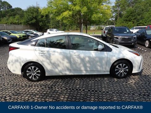 Used 2019 Toyota Prius XLE AWD/4WD image 4