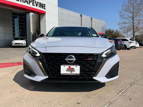 Used 2025 Nissan Altima 2.5 SR image 5