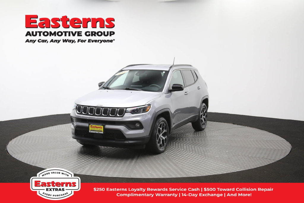 Used 2024 Jeep Compass Latitude AWD/4WD image 55