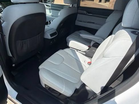 Used 2022 Hyundai Palisade SEL w/ Premium Package FWD image 10