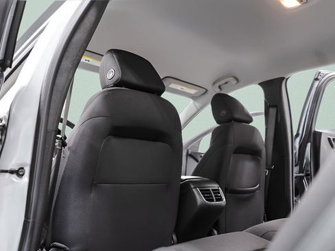 Used 2025 Chevrolet Malibu LT image 30