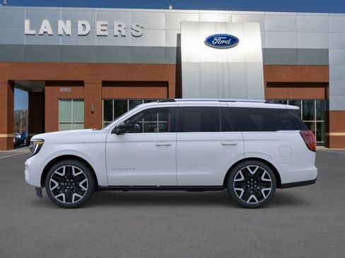 New 2026 Ford Expedition Platinum image 3