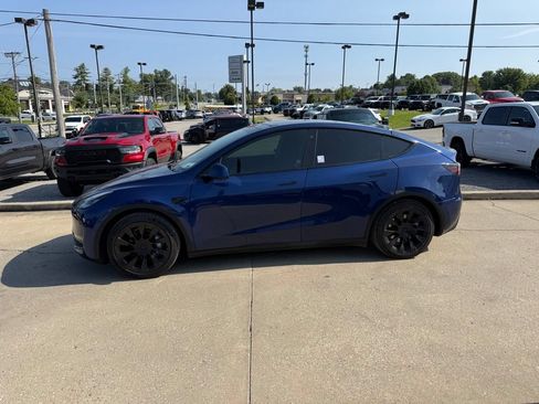 Used 2021 Tesla Model Y Long Range AWD/4WD image 9