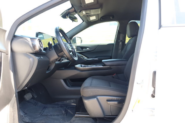 Used 2025 Chevrolet Equinox LT FWD image 11