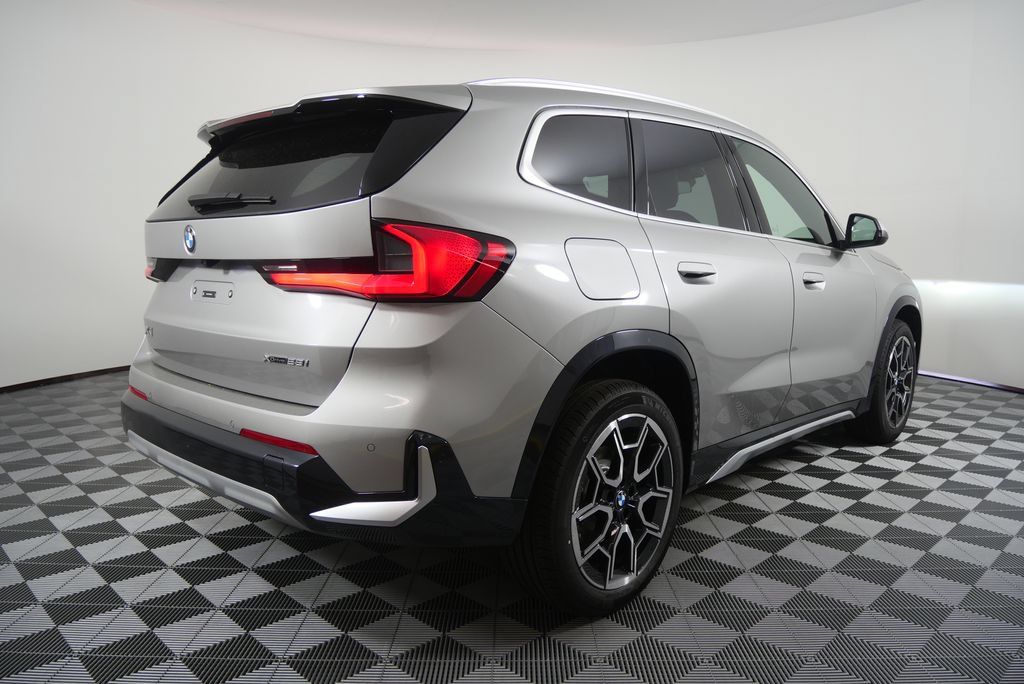 Used 2026 BMW X1 xDrive28i w/ Convenience Package AWD/4WD image 5