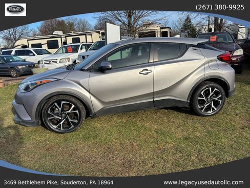 Used 2018 Toyota C-HR image 5