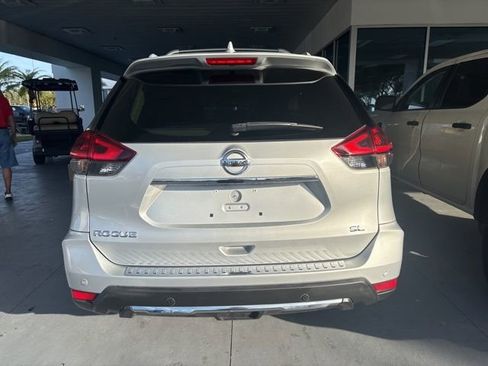 Used 2019 Nissan Rogue SL w/ Premium Package image 5
