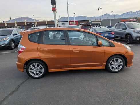 Used 2011 Honda Fit Sport image 2