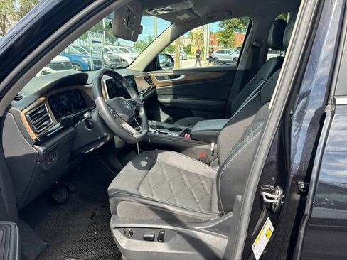 Used 2024 Volkswagen Atlas SE FWD image 6