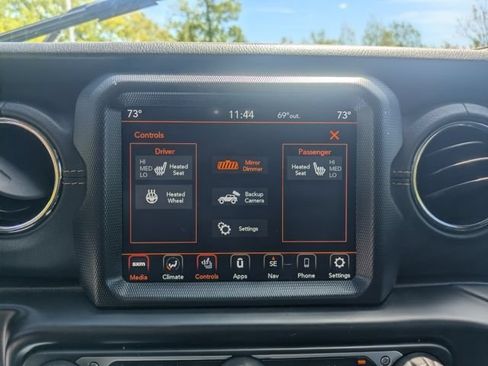 Used 2023 Jeep Wrangler Unlimited Sahara AWD/4WD image 26