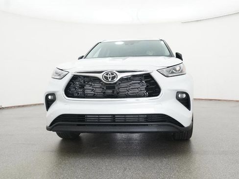 New 2026 Toyota Highlander AWD image 31