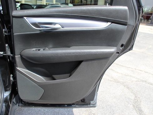 Used 2017 Cadillac XT5 Luxury w/ Driver Awareness Package image 12