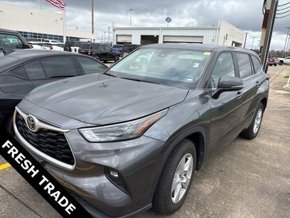 Used 2023 Toyota Highlander LE