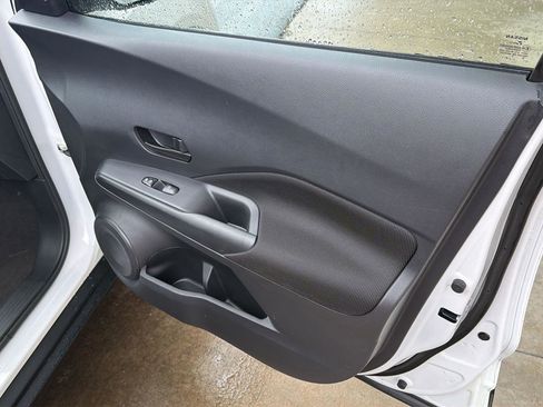 Used 2021 Nissan Kicks S FWD image 15