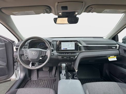 Used 2025 Toyota Camry LE w/ Convenience Package image 13