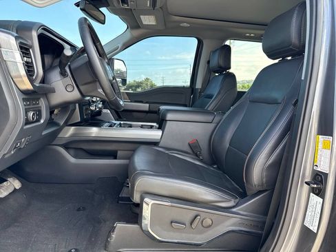Used 2023 Ford F250 Lariat w/ Lariat Ultimate Package AWD/4WD image 6