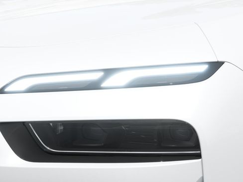 New 2026 BMW i7 xDrive60 image 6